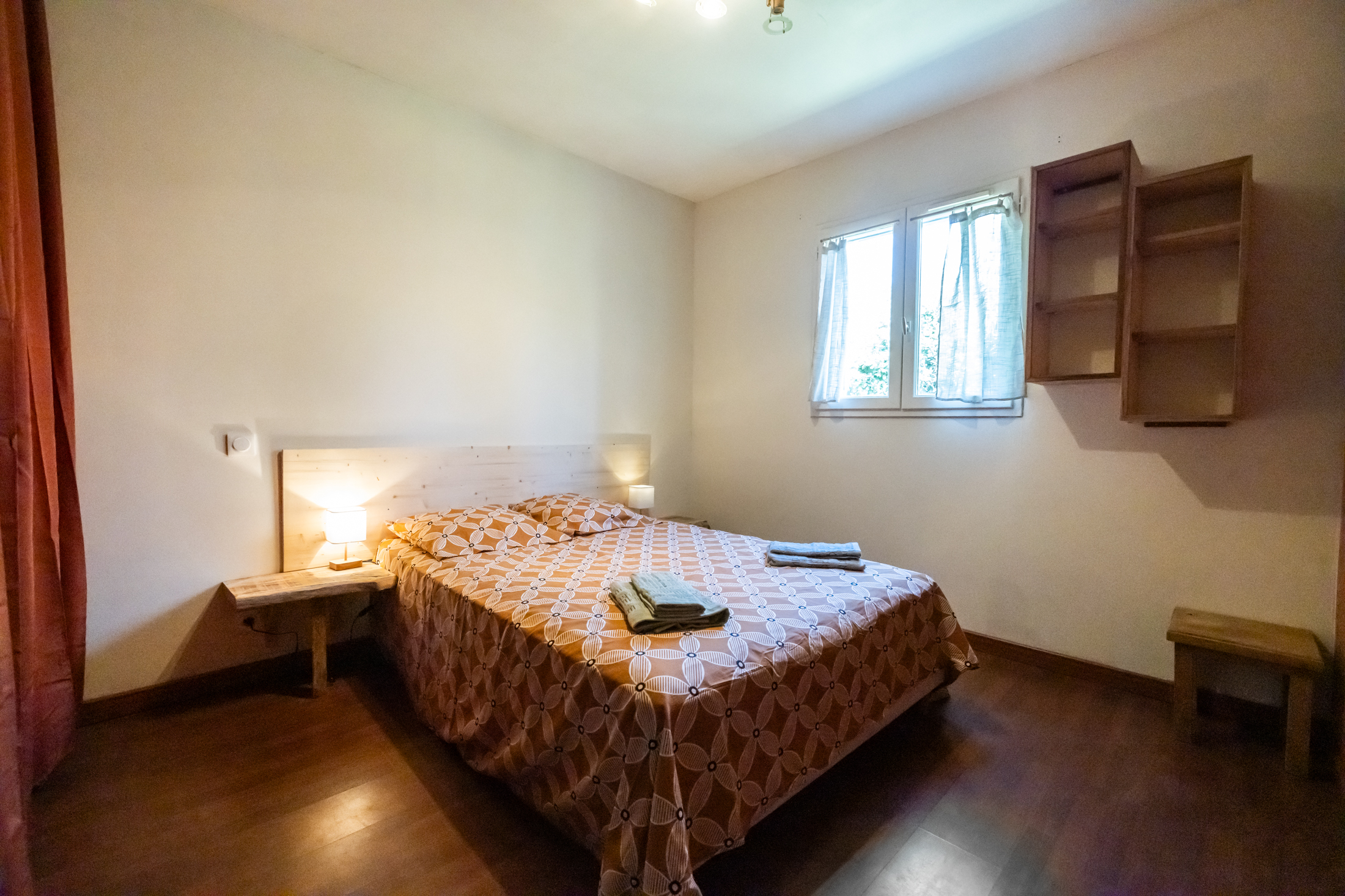 Chambre double avec tons chauds